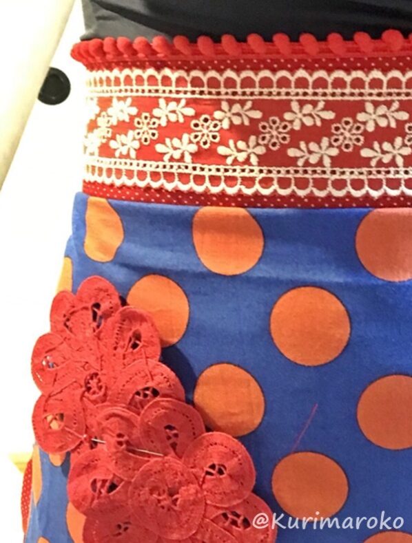 フラメンコスカート花を手縫い
